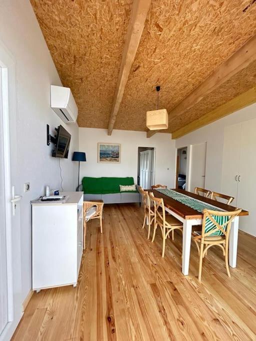 Maison Chalet 200 M De La Plage Climatisation Et Wifi Gruissan Esterno foto